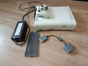 Nefunkcni Xbox360 + Kinect + Hry jak je na fotkach - 2