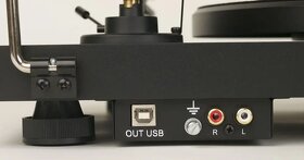 Pro-Ject Debut Carbon Phono USB DC s vložkou Ortofon OM 10E - 2