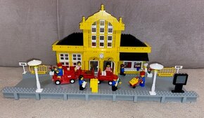 LEGO 4554 - Vlakové nádraží - 2