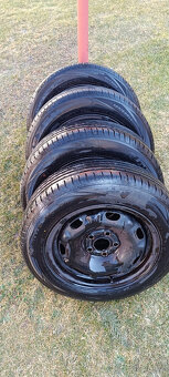 Pneu 185/60R14 - 2