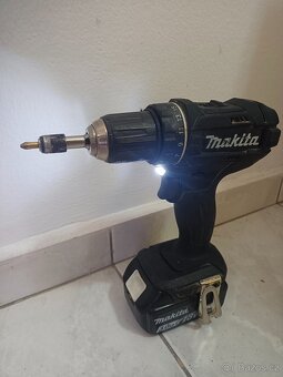 Aku vrtačka Makita DDF 482, baterie 18V 3.0 - 2