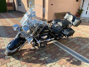 Suzuki Intruder VLR 1800 Boulevard - 2