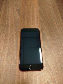 Iphone SE z kolekce Product Red - 2