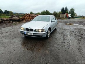 BMW E39 528i - 2