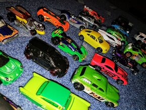 Autíčka Hot Wheels - 2