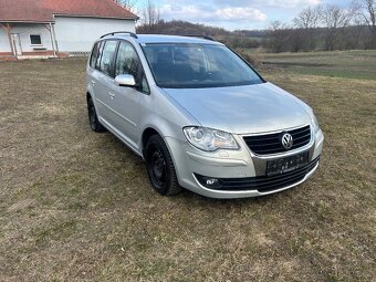 VW Touran 1.9TDI DSG r.v. 2008  digi klima - 2