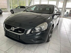 Volvo V60 T3 1.6i R-DESIGN - 2