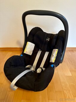 Dětská sedačka Romer (vajíčko) + ISOFIX základna - 2