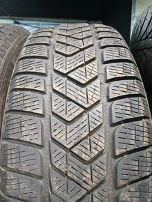 2xzimni pneu Pirelli 215/65/17. - 2