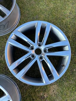 Volkswagen alu kola Salvador r18 5x112 (Golf,octavie) - 2