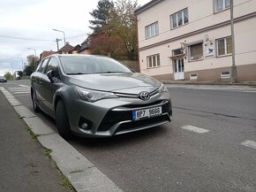 Toyota Avensis - 2