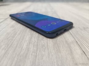 Realme 8 5G černá - 2