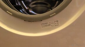 Pracka Electrolux EWF1030 - 2