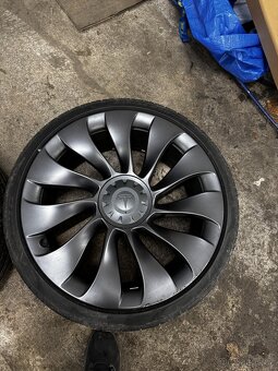 original Alu kola pro Tesla M3 performance 235/35/r20 - 2