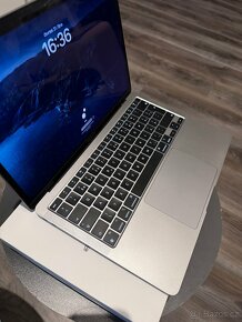 Prodám MacBook Air M1 13,3 - 8Gb / 256gb / rok 2020 - 2