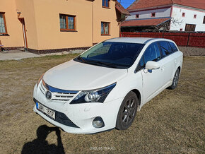 TOYOTA Avensis kombi 2.0, T27, 91 kw r. v. 2012 - 2