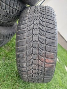 Zimní pneu 225/55 R17 - 2