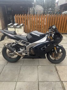 Padlá Zx6r 03 - 2