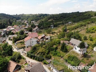 Prodej stavební pozemek, 214 m2 - Ořechov u Uherského Hradiš - 2