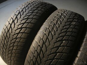 Zimní pneu Nokian 215/55R17 - 2