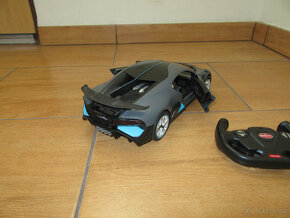 RC auto Bugatti Divo - 2