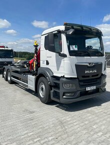 MAN TGS 26.480 (6x2), hákový nosič HYVA s hyd.rukou FASSI - 2