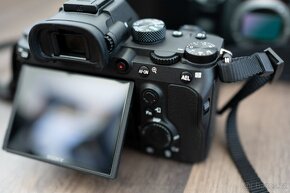 Sony A7iii – jako nový a ještě rok v záruce Jen 1000 snímků - 2