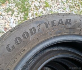 Pěkné letní pneu Goodyear 215/60/17 - 2