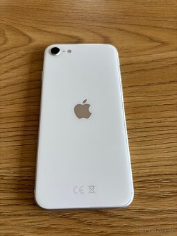 iPhone SE 2020 bílý - 2