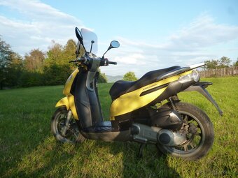 Piaggio Carnaby 125. Rok 2007. Najeto 33417km. - 2