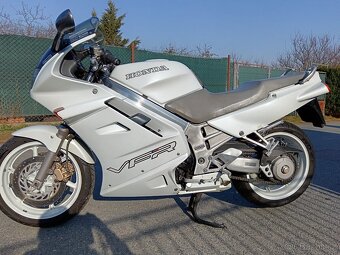 Honda VFR 750 - 2