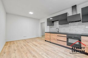 Pronájem moderního bytu 2+kk s šatnou, 56 m2, ul. J. Skupy,  - 2