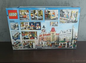 LEGO Creator Expert 10243 Parisian Restaurant - 2