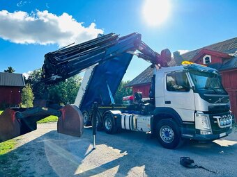 Volvo FM 420 8x4 sklápěč s hydraulickou rukou - 2