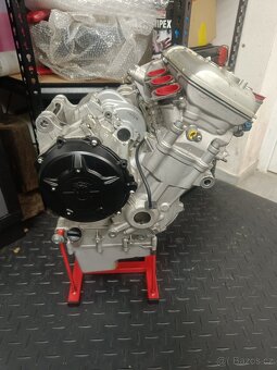 MV agusta 675 800 motor díly - 2