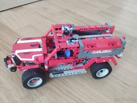 Lego technik 42075 záchranářské auto - 2