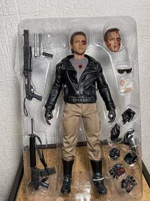 Hot Toys Terminator - 2