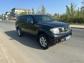 Nissan Pathfinder 2,5 DCi 126kw, tažné na 3t, pěkné pneu - 2