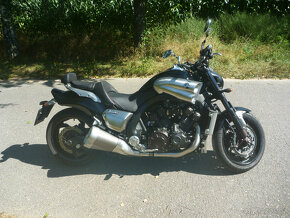 Yamaha V Max 1700 - 2