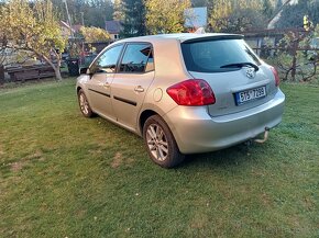 Prodám Toyotu Auris 1,4 VVT 71kw ,r.v. 2008, 120880km. - 2