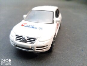 ČSA letištní VW TOUAREG 1:61 - varianta CZECH ARLINES - 2