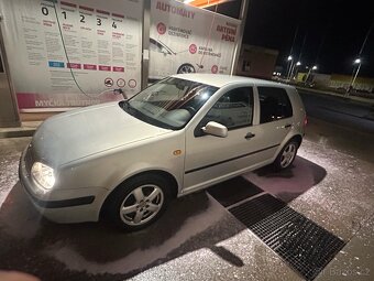 VW Golf IV 1,4i,55 kW - 2