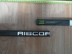 KARBONOVÁ HŮL CCM RIBCORE TRIGGER 2, FLEX 75, PRAVÁ, ZLOMENÁ - 2