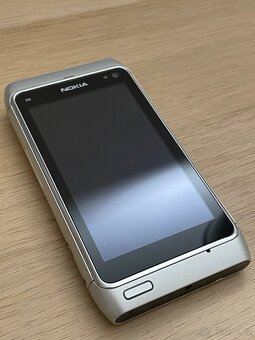 Nokia N8 - 2