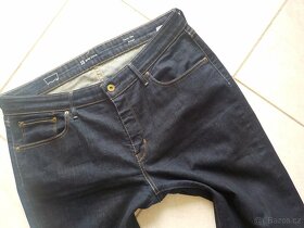 Levis paradni džiny vel 33 pas 92+ elastan /žena - 2