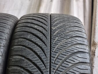 Celoroční pneu Goodyear 235 50 18 - 2