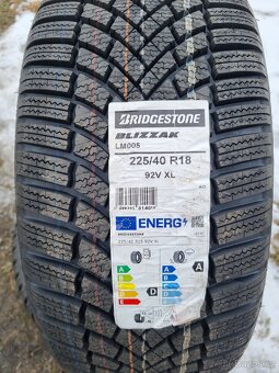 2ks nových zimních pneu Bridgestone Blizzak 225/40/18 - 2