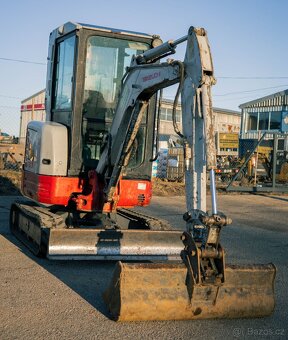 Bagr Takeuchi TB23 + vrták + kladivo + 4 lyžice. - 2