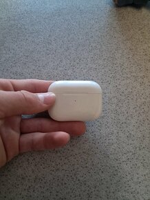 Apple Airpods pro rok 2022 - 2