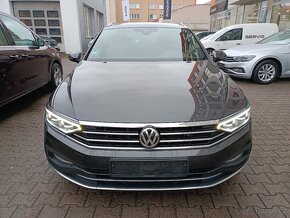 VW Passat B8 2.0TDI 140kW DSG R-Line Matrix Webasto Tažné Qi - 2